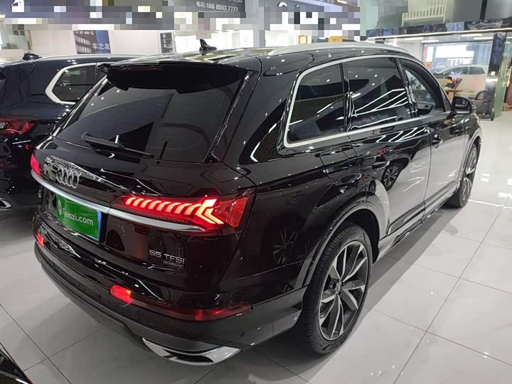 Фото 7 - Audi Q7