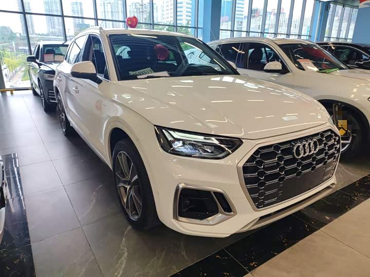Фото 4 - Audi Q5L