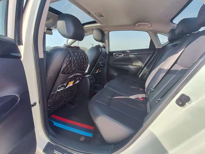 Фото 6 - Nissan Sylphy