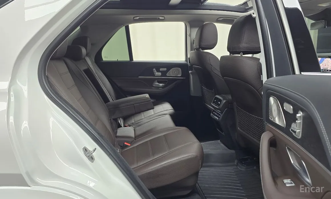 Фото 12 - Mercedes-Benz GLE-Class