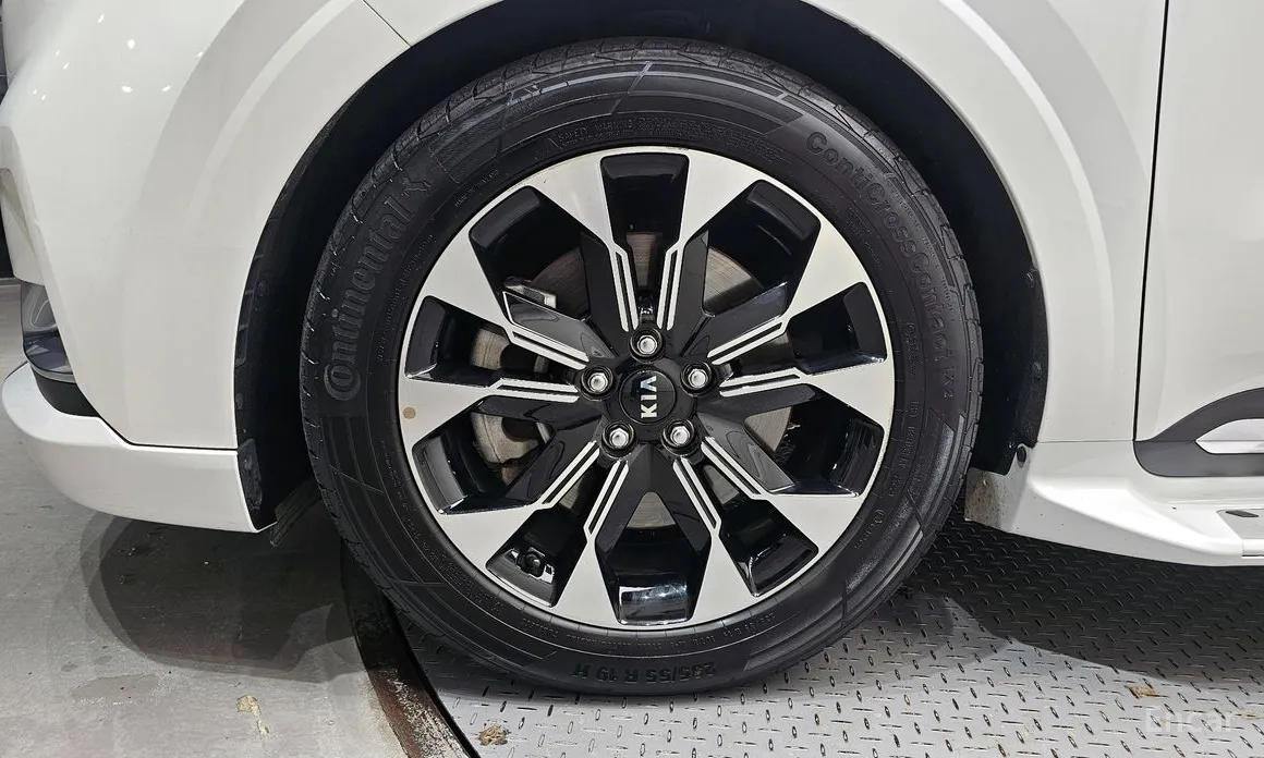 Фото 5 - Kia Carnival