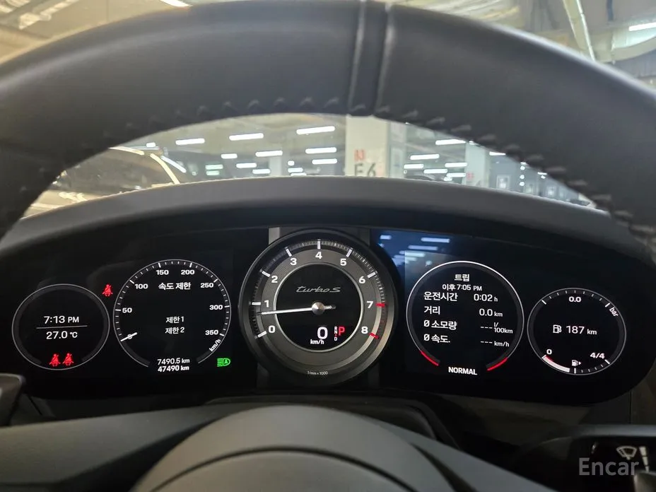 Photo 17 - Porsche 911