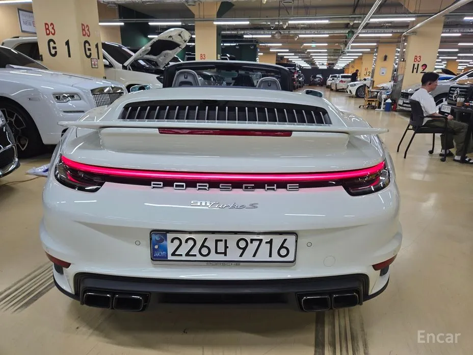 Photo 18 - Porsche 911