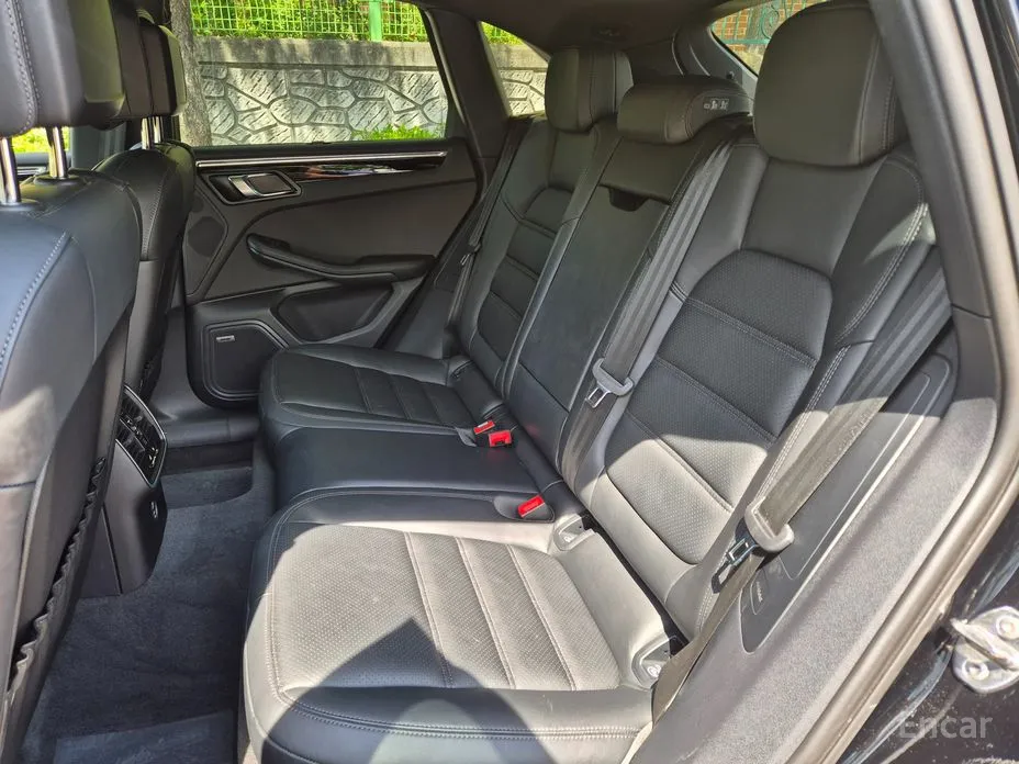 Фото 10 - Porsche Macan