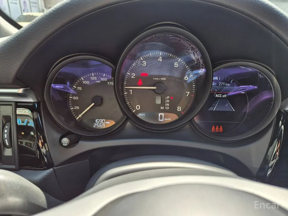 Фото 17 - Porsche Macan