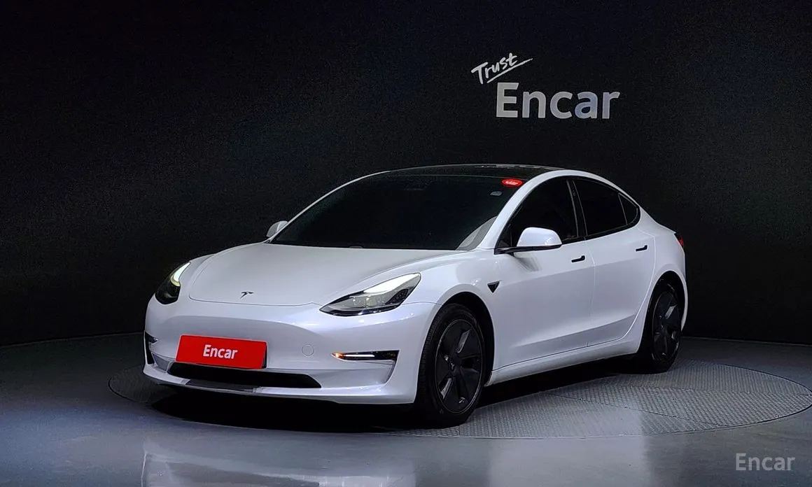 Фото 1 - Tesla Model 3