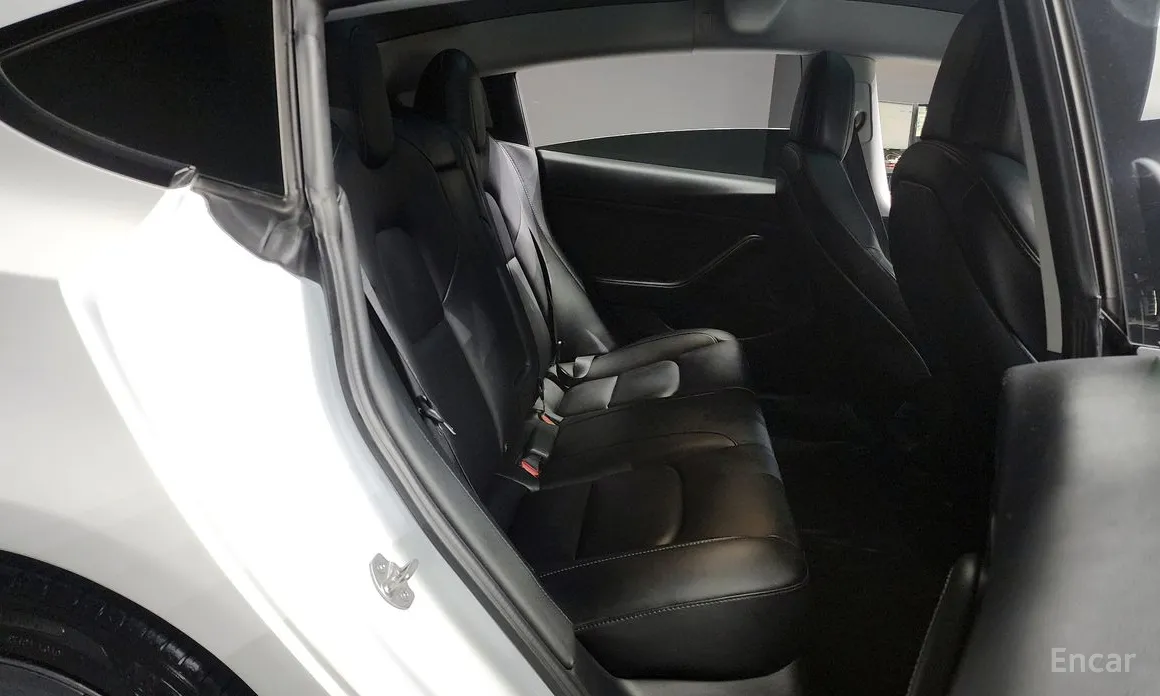 Фото 12 - Tesla Model 3