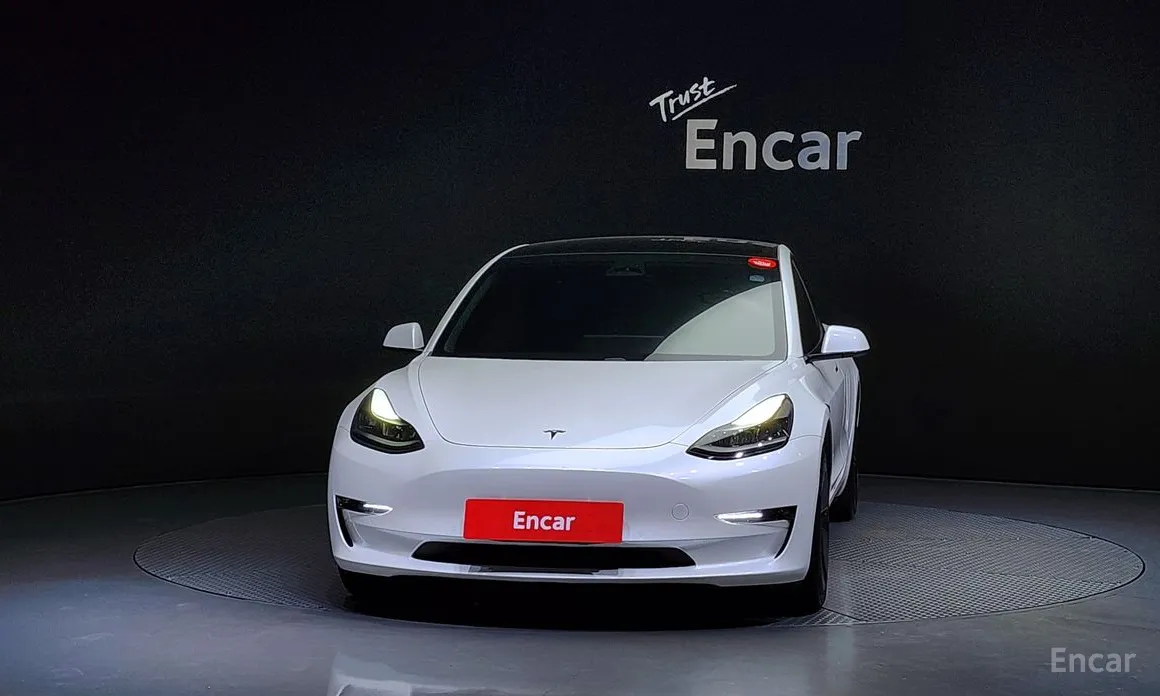 Фото 3 - Tesla Model 3