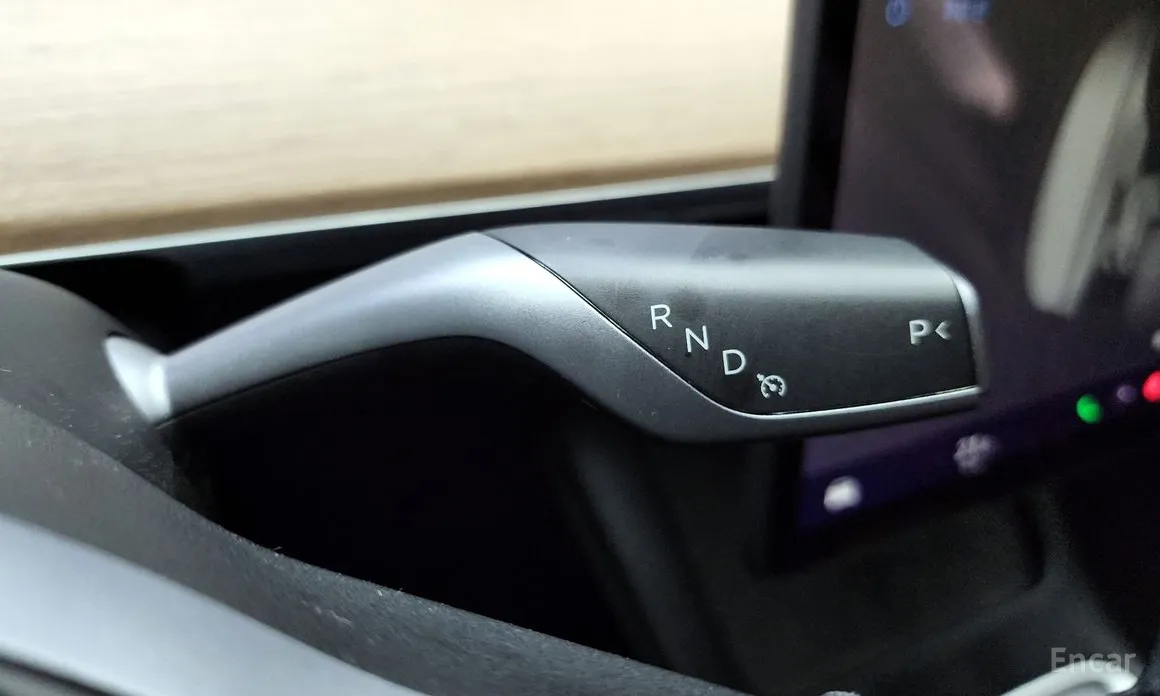 Фото 9 - Tesla Model 3