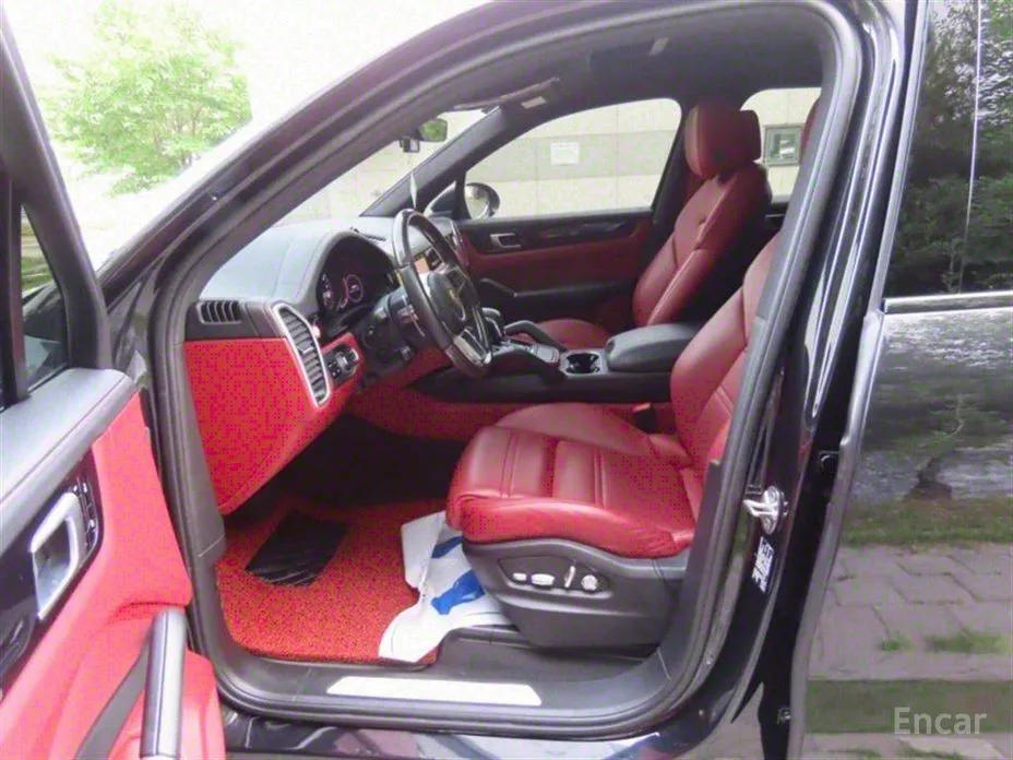 Фото 16 - Porsche Cayenne