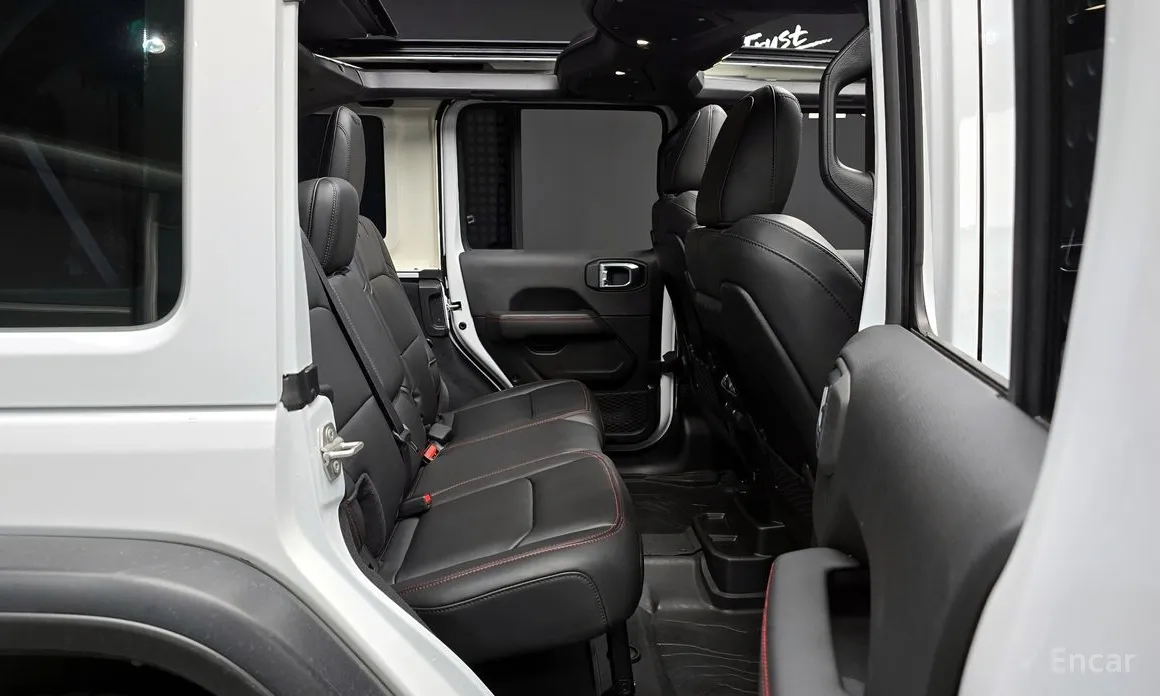 Фото 11 - Jeep Wrangler