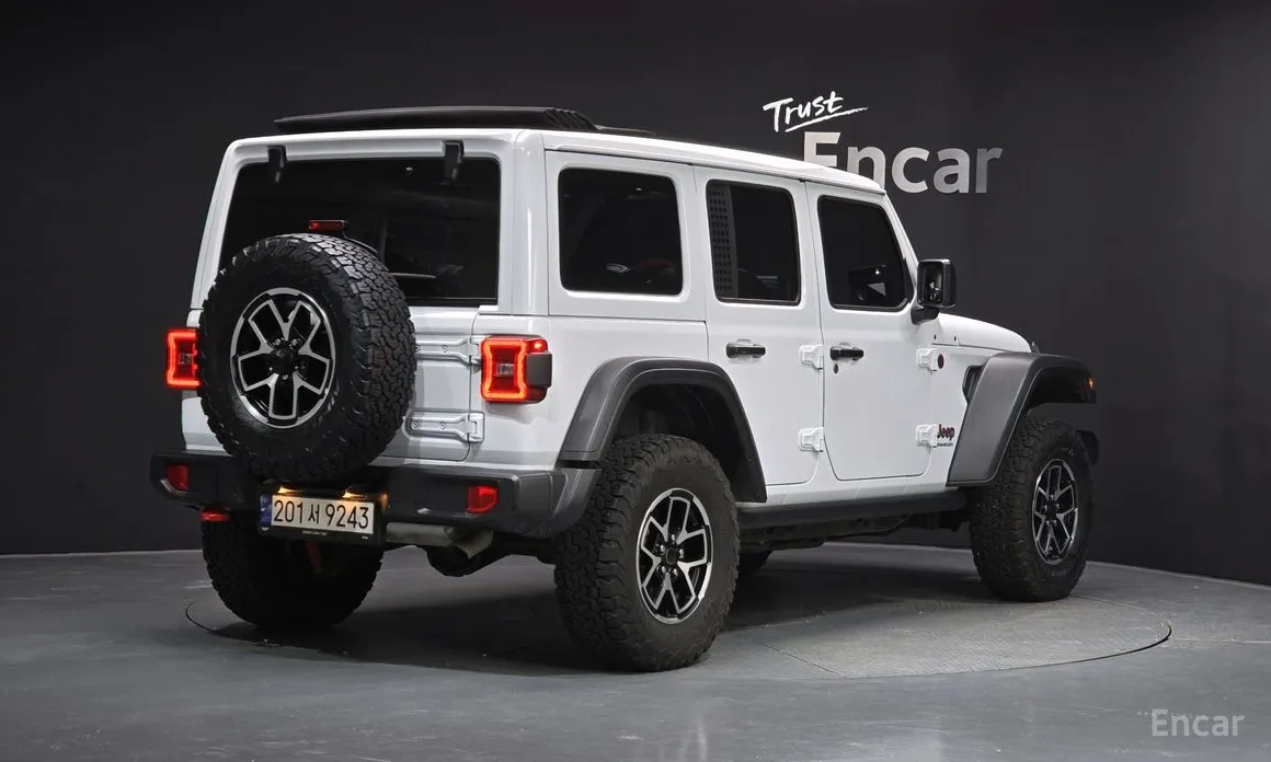 Фото 2 - Jeep Wrangler
