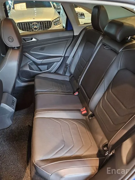 Фото 16 - Volkswagen Jetta