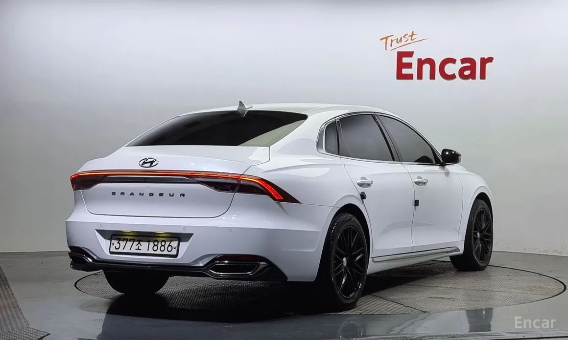 Фото 2 - Hyundai Grandeur