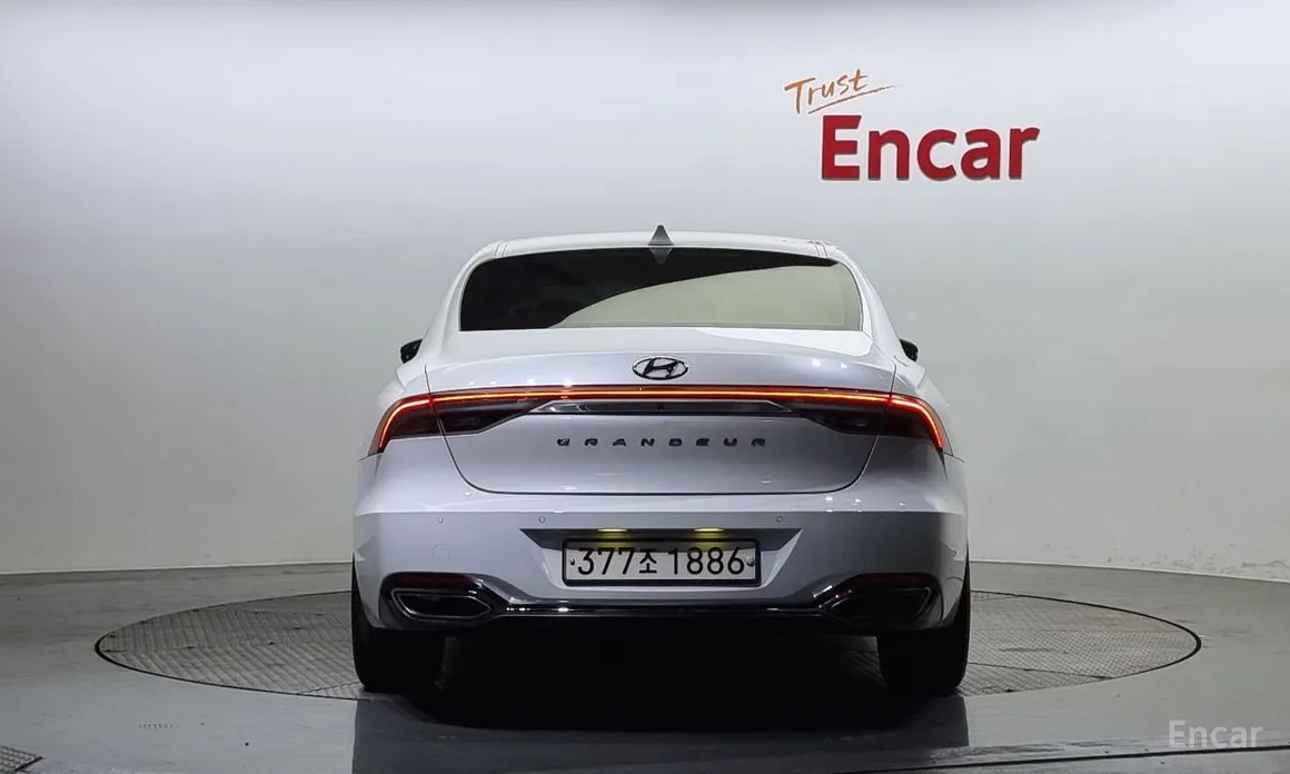Фото 4 - Hyundai Grandeur