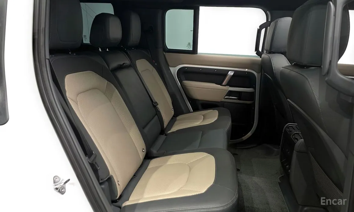 Фото 12 - Land Rover Defender