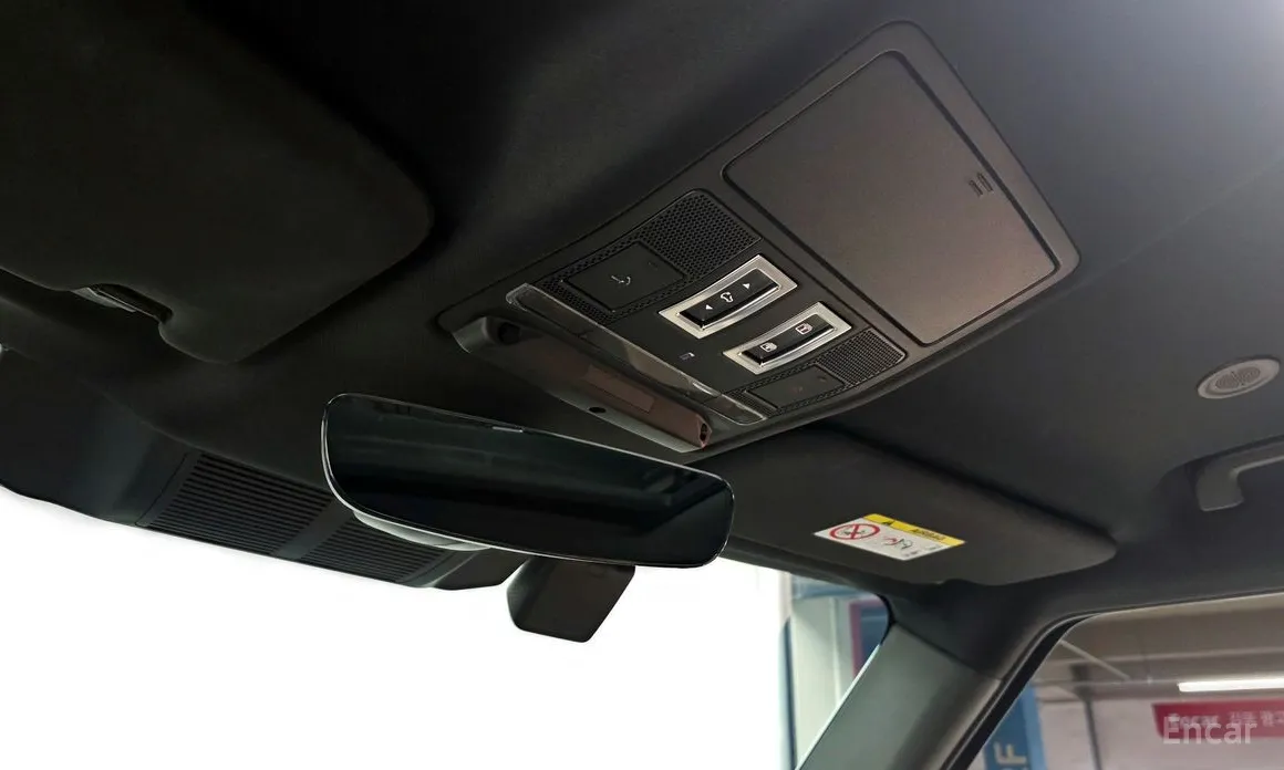 Фото 18 - Land Rover Defender