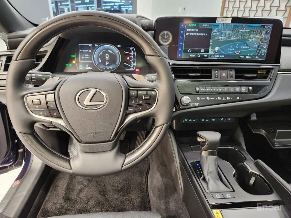 Фото 15 - Lexus ES