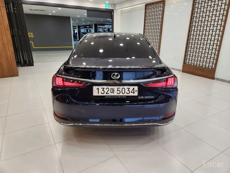 Фото 4 - Lexus ES