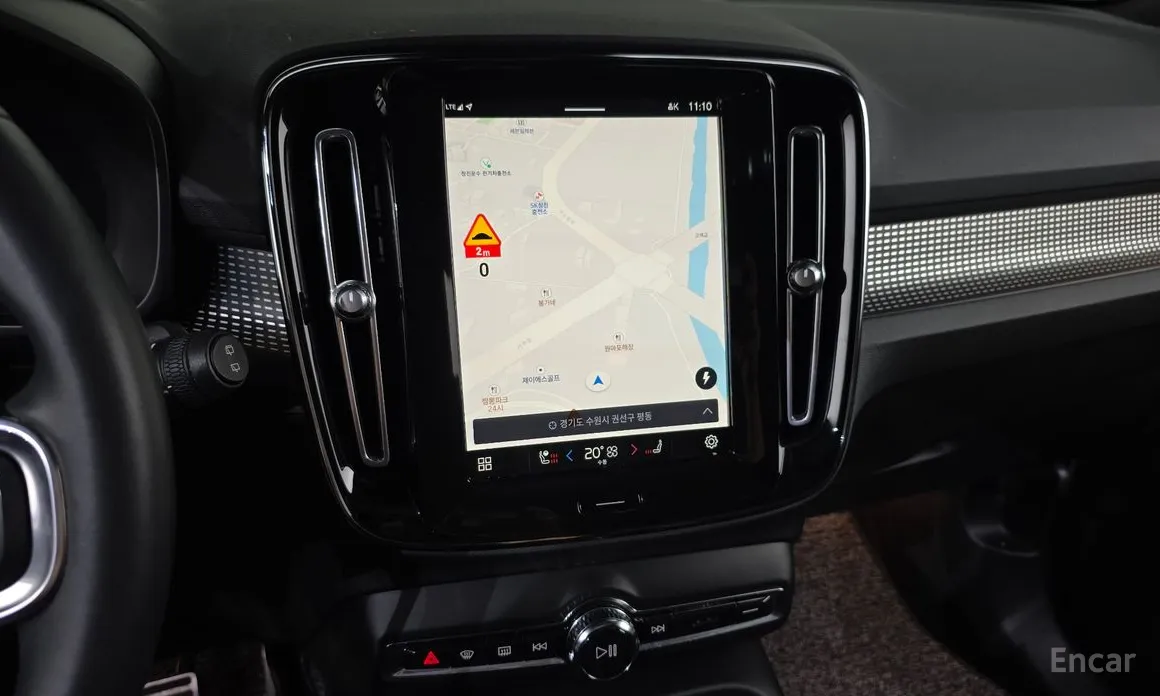 Фото 14 - Volvo XC40