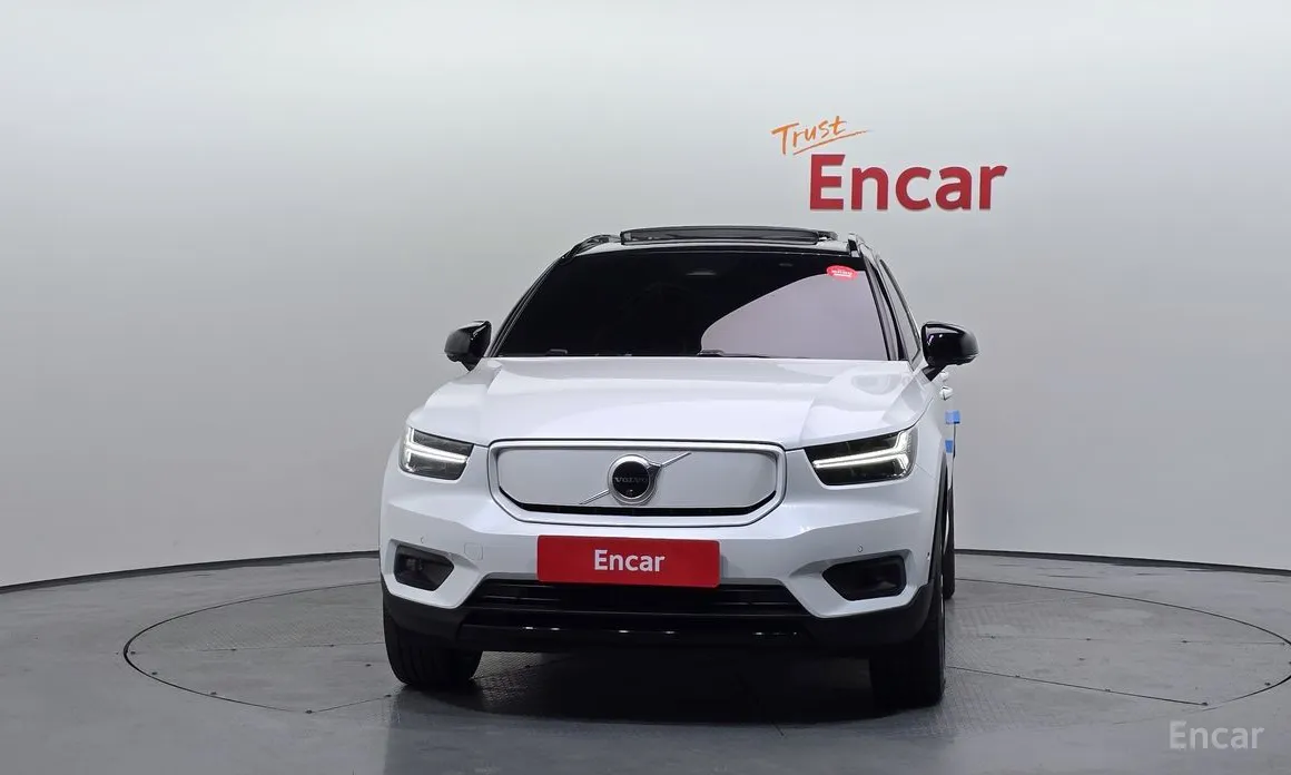 Фото 3 - Volvo XC40