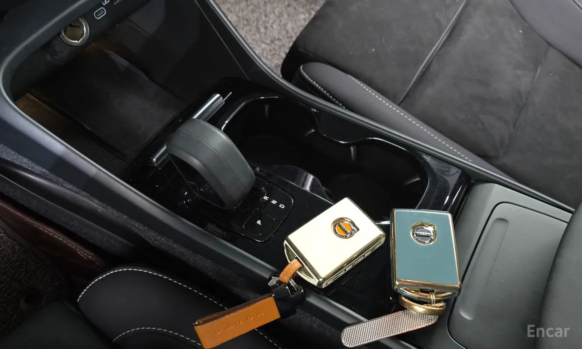 Фото 9 - Volvo XC40