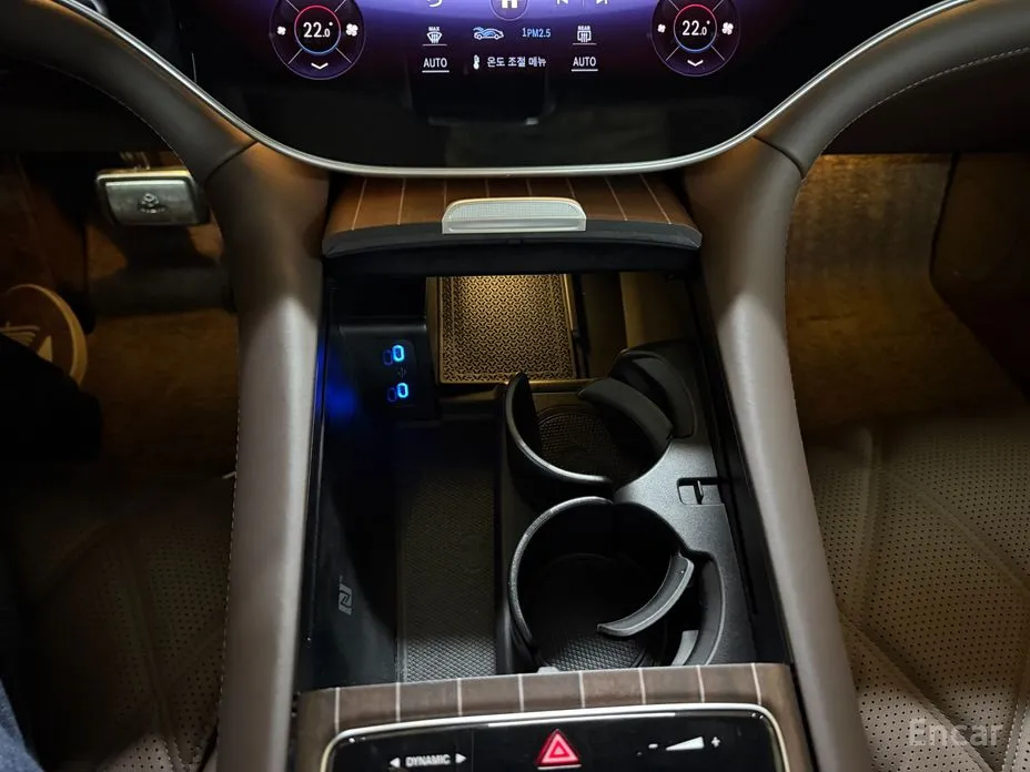 Фото 15 - Mercedes-Benz EQS