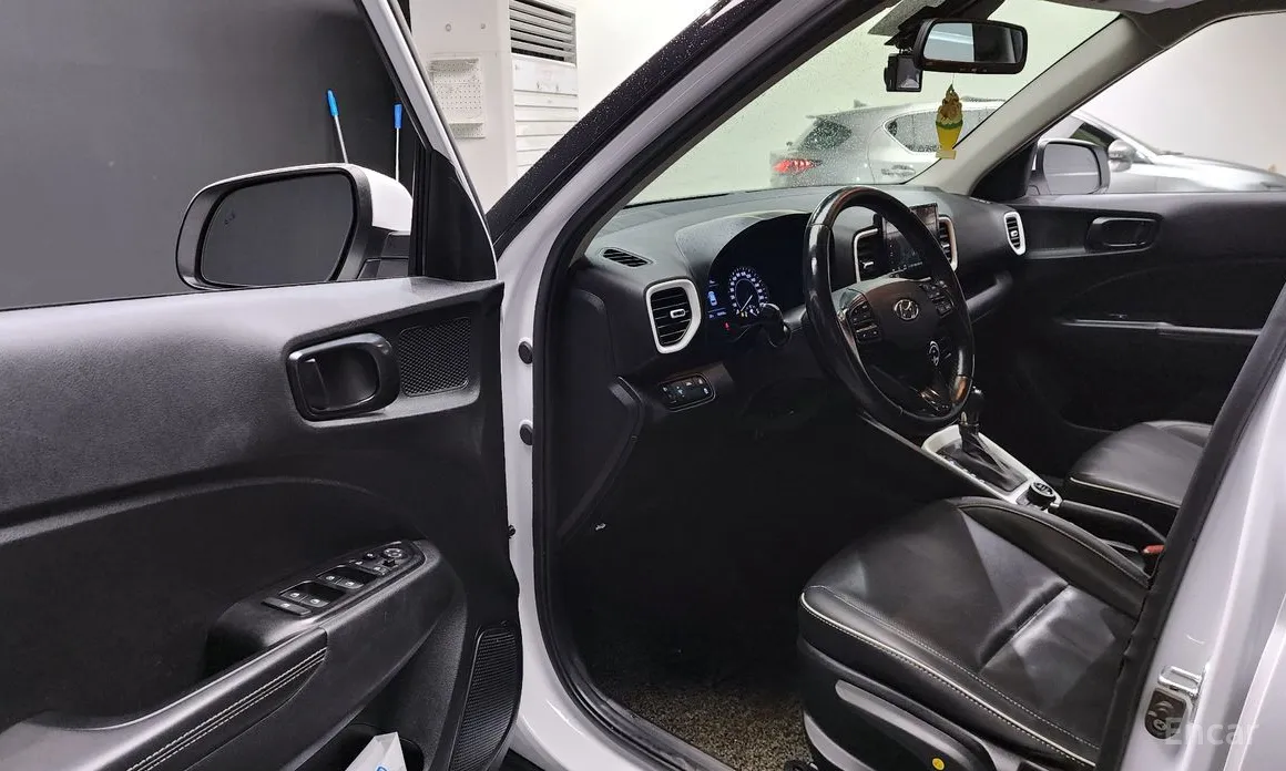 Фото 10 - Hyundai Venue