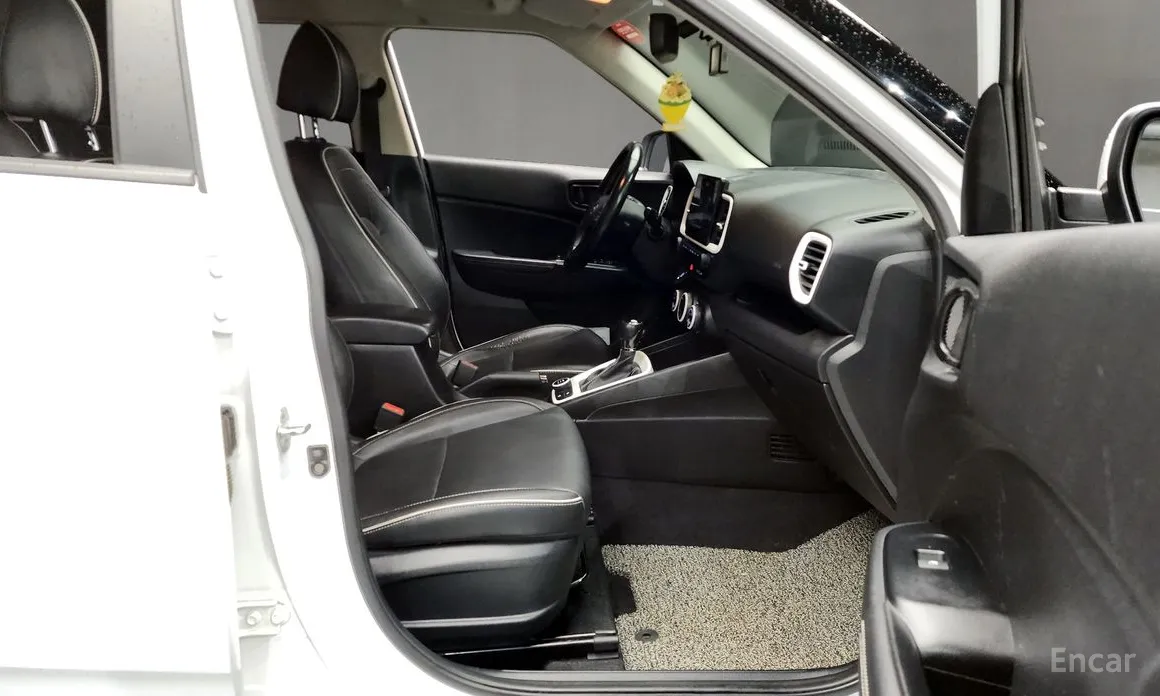 Фото 11 - Hyundai Venue