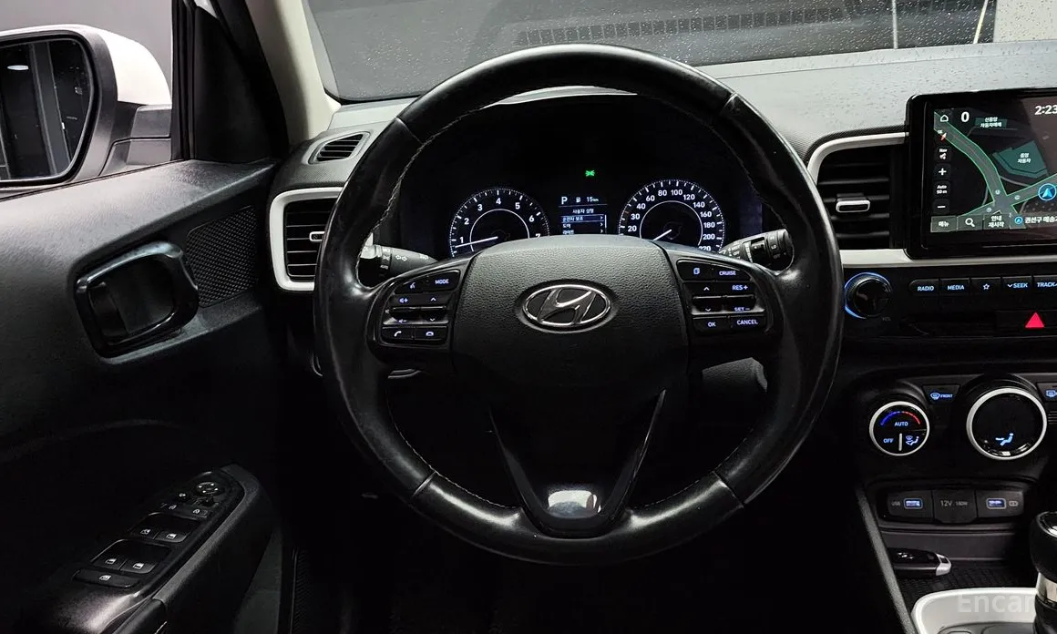 Фото 13 - Hyundai Venue