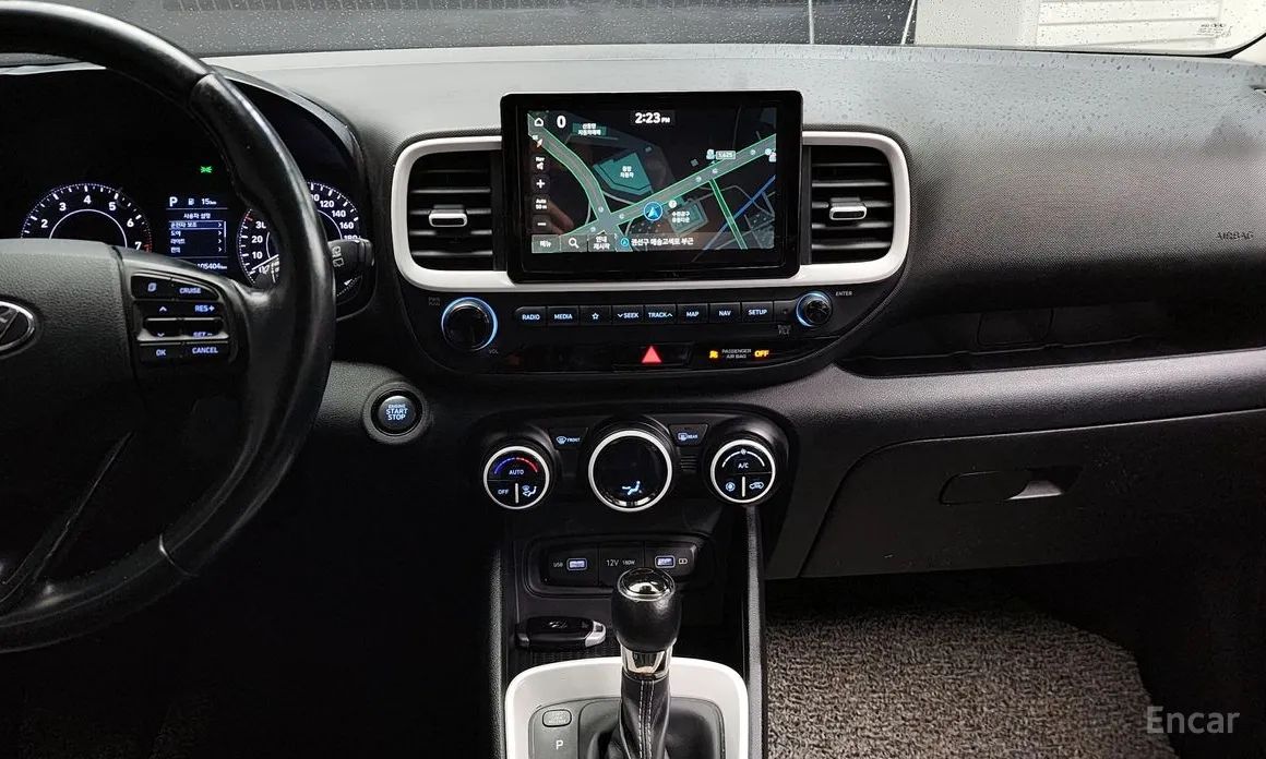 Фото 14 - Hyundai Venue