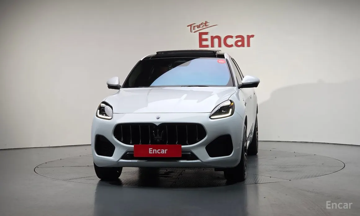 Фото 3 - Maserati Grecale