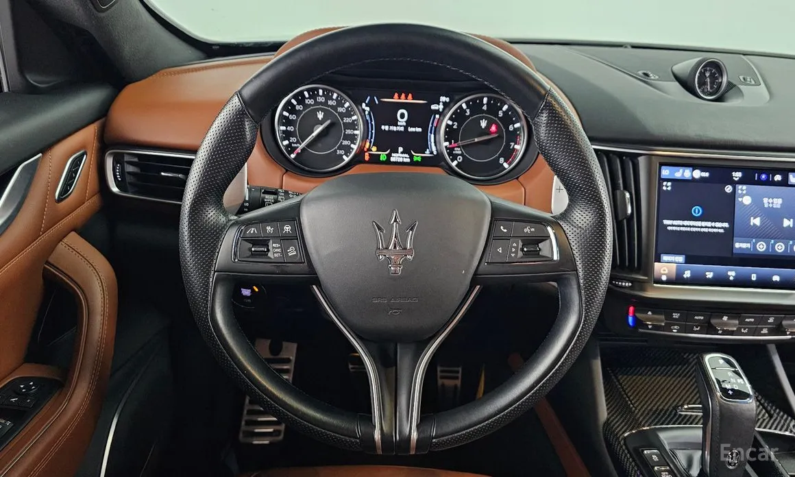 Фото 13 - Maserati Levante