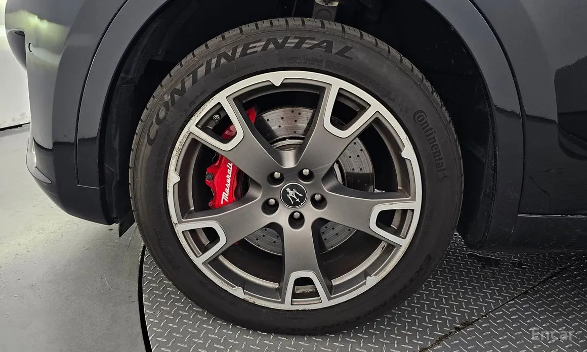 Фото 5 - Maserati Levante