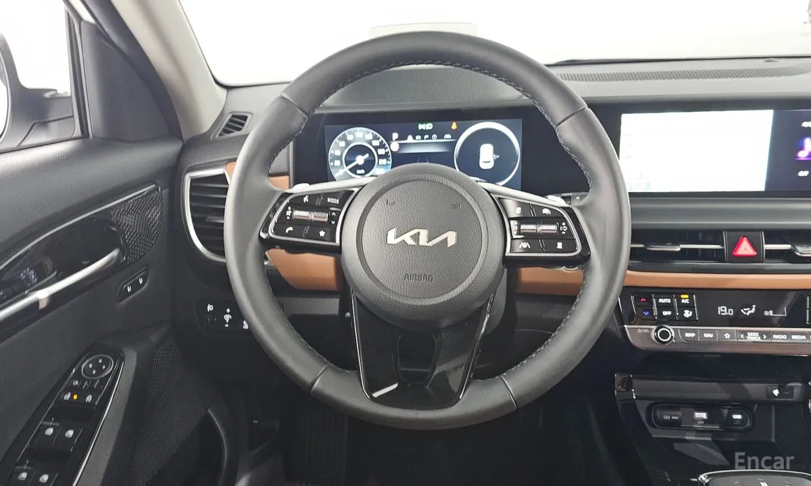 Фото 13 - Kia Seltos