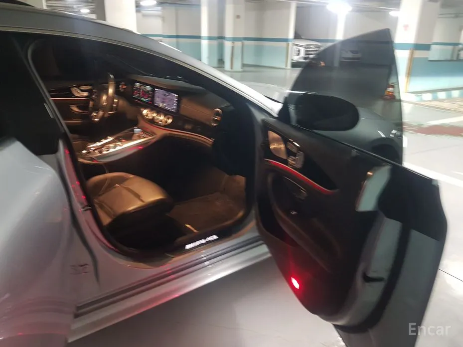 Фото 19 - Mercedes-Benz AMG GT