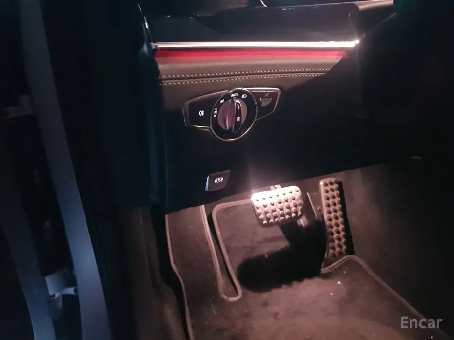 Фото 6 - Mercedes-Benz AMG GT