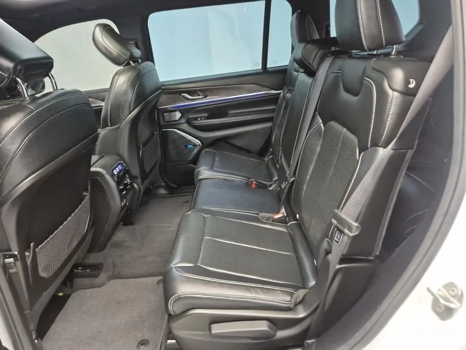 Фото 10 - Jeep Cherokee