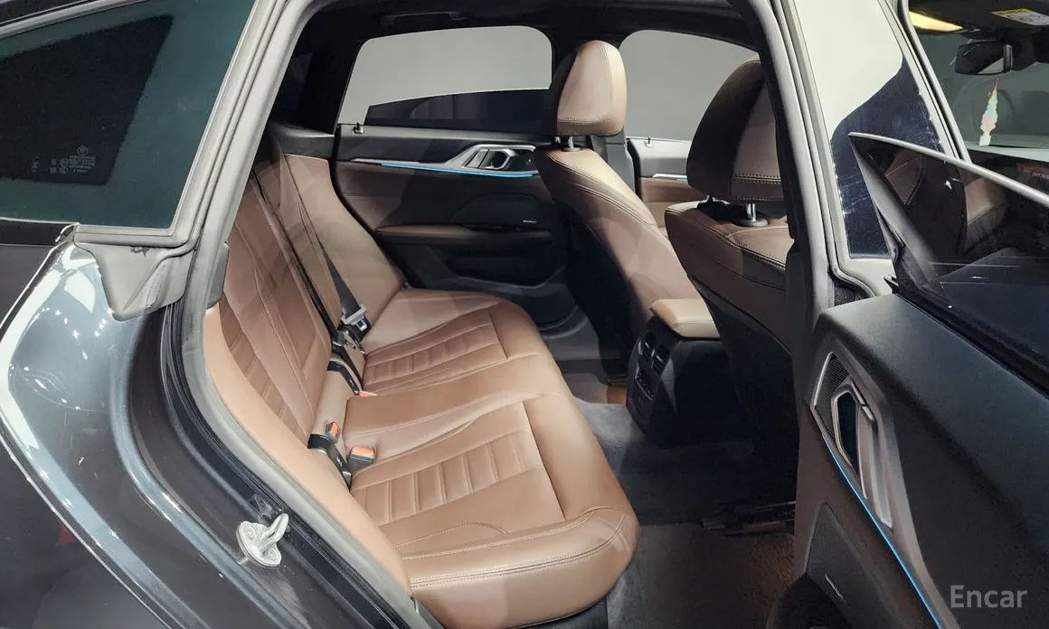 Фото 12 - BMW i4