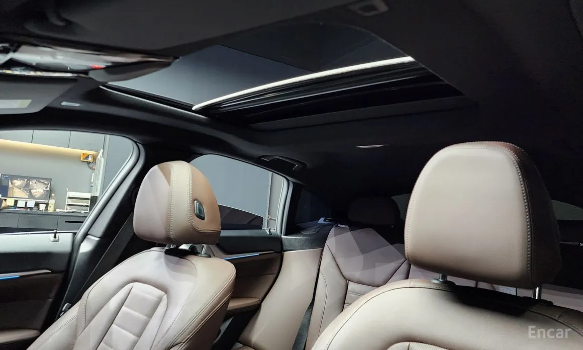 Фото 19 - BMW i4