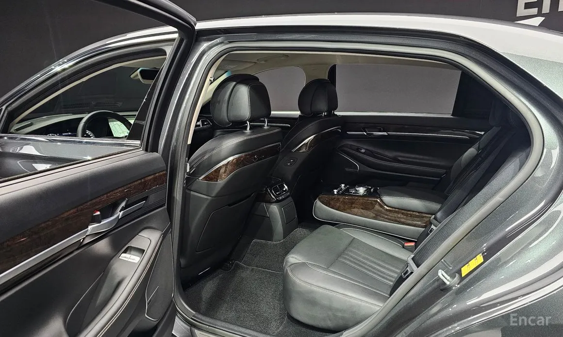 Фото 12 - Genesis G90