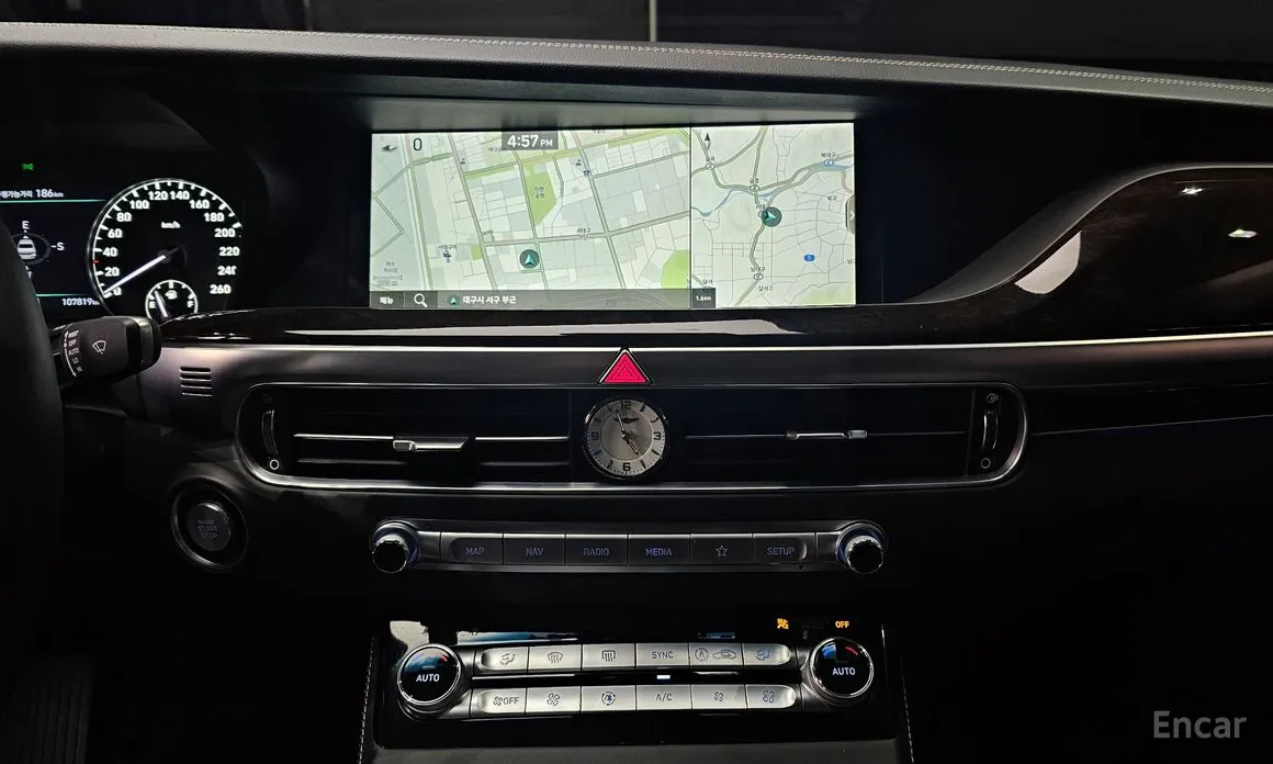 Фото 16 - Genesis G90