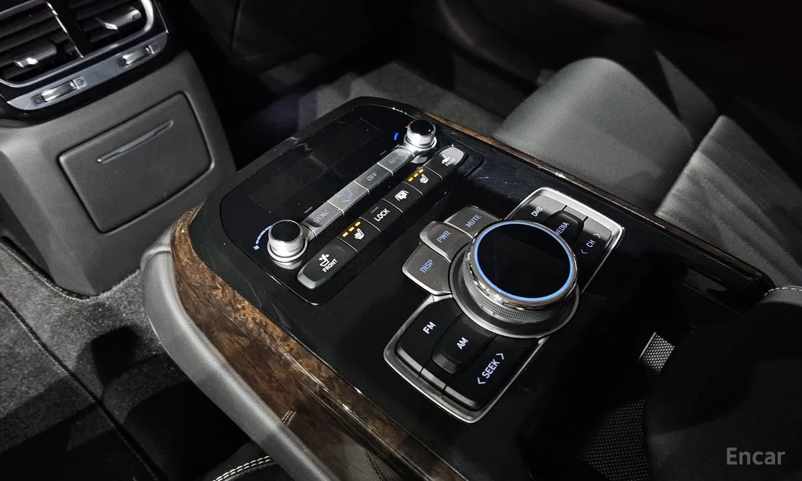 Фото 18 - Genesis G90