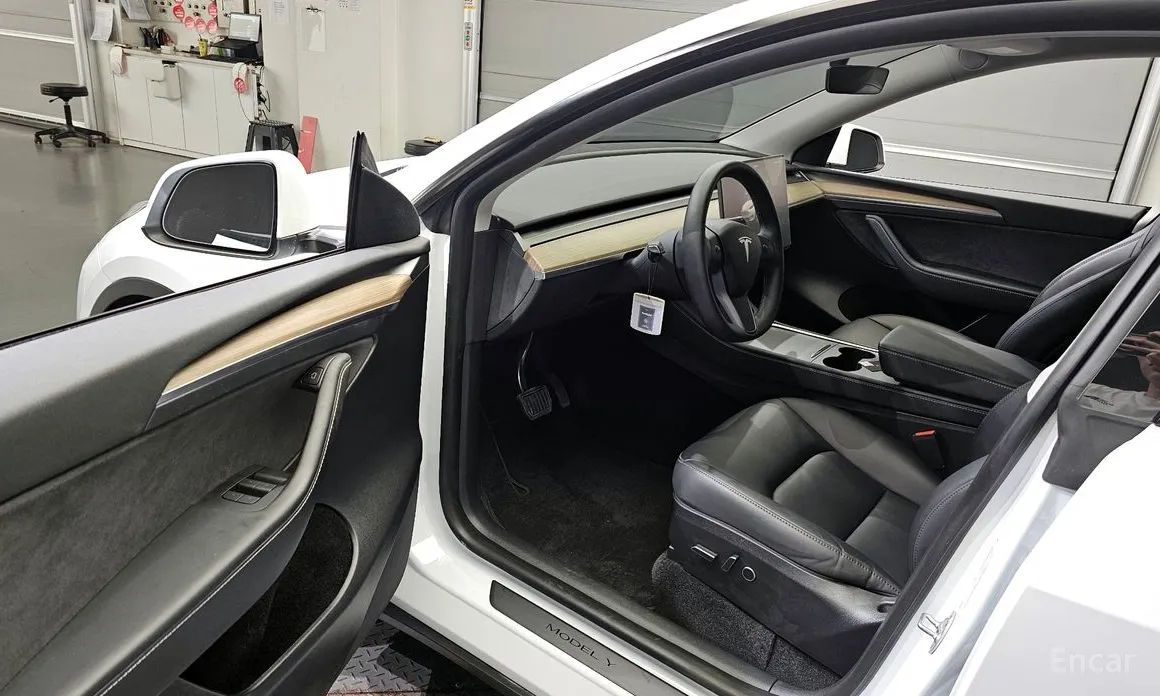 Фото 10 - Tesla Model Y