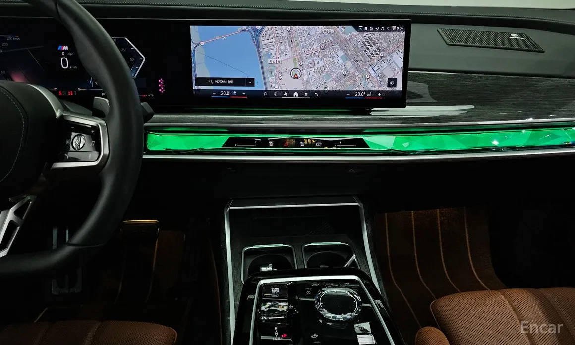 Фото 14 - BMW 7 Series