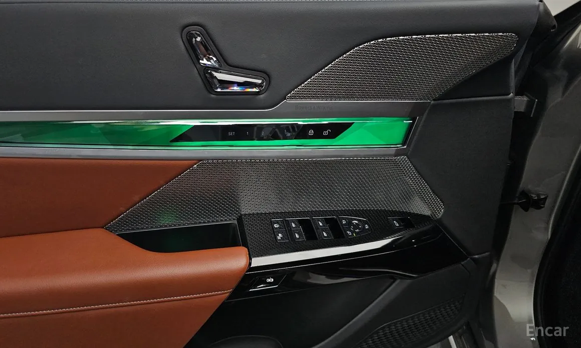 Фото 17 - BMW 7 Series