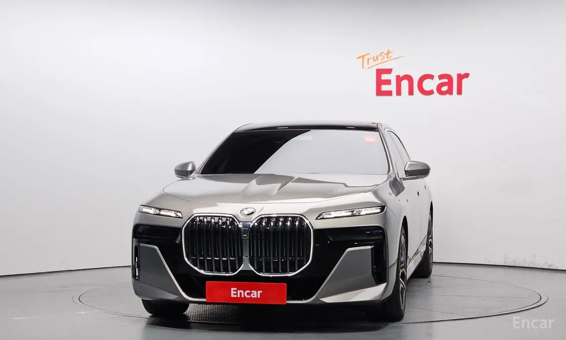 Фото 3 - BMW 7 Series