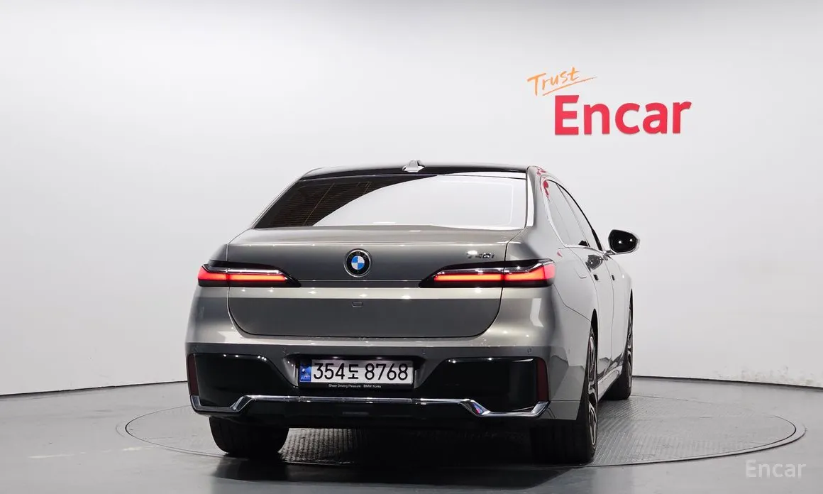 Фото 4 - BMW 7 Series