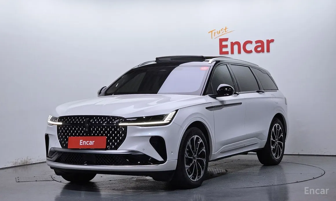 Фото 1 - Lincoln Nautilus