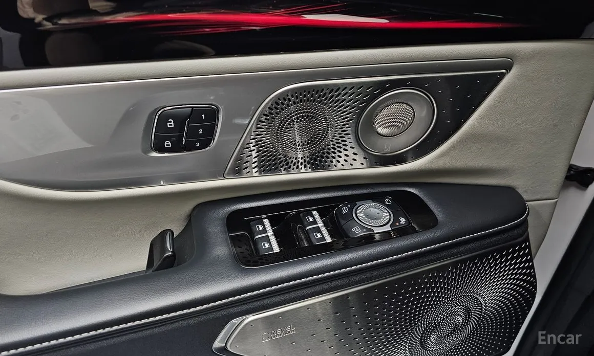 Фото 13 - Lincoln Nautilus